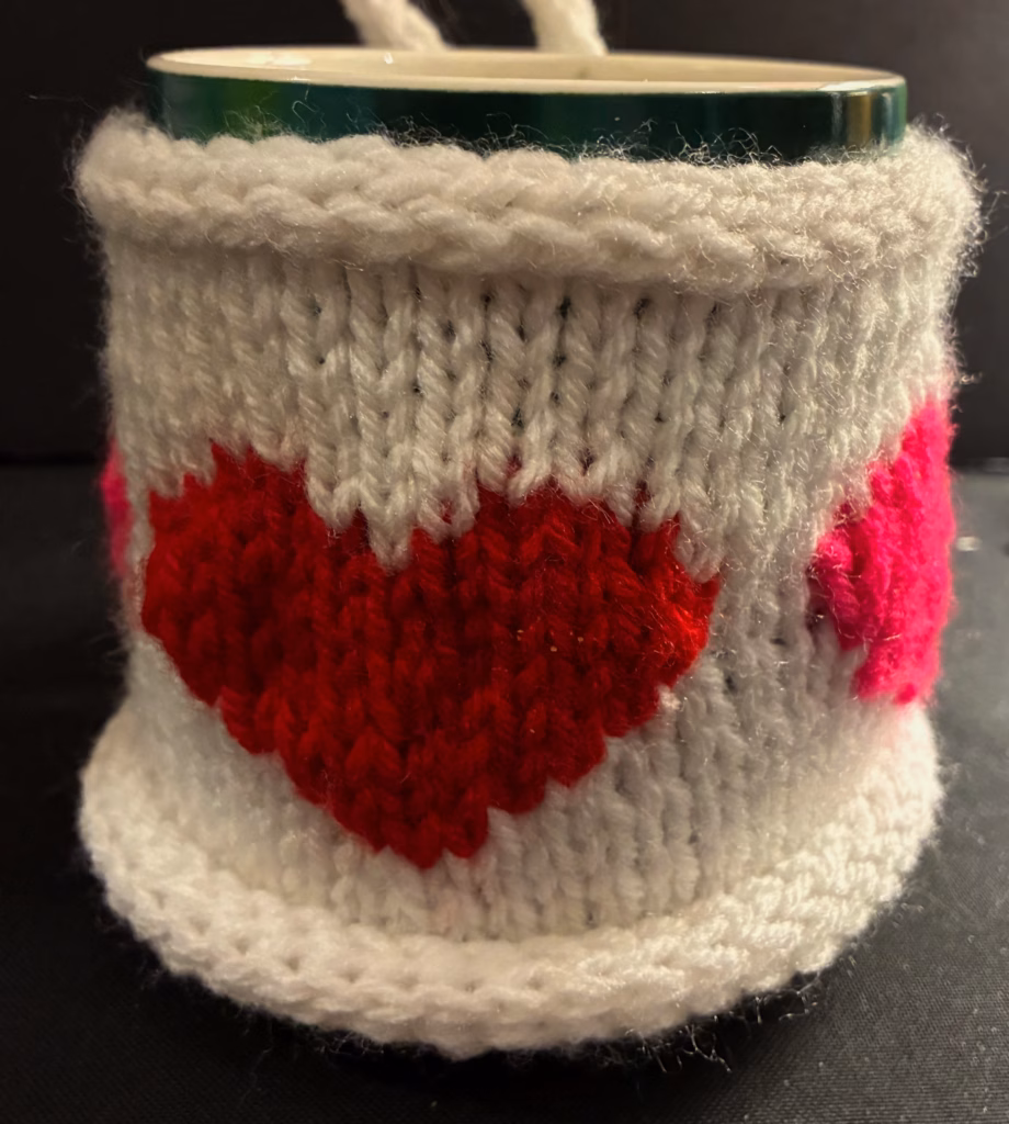 How to knit a heart mug cozy...